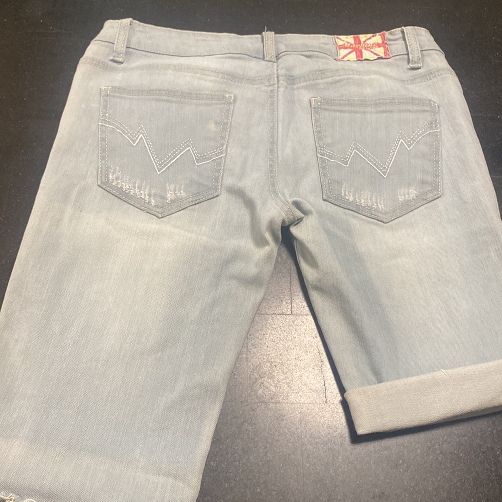 Distressed shorts 🩳 - Picture 8 of 9